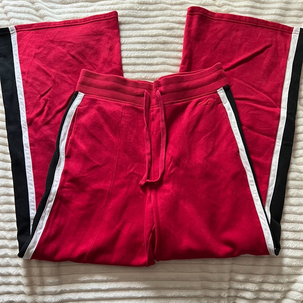 Hollister Fleece Red High Rise Wide Leg sweatpants with drawstring